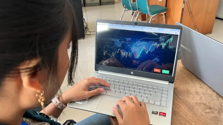 Remaja Melek Investasi, Edukasi Finansial Jadi Kunci