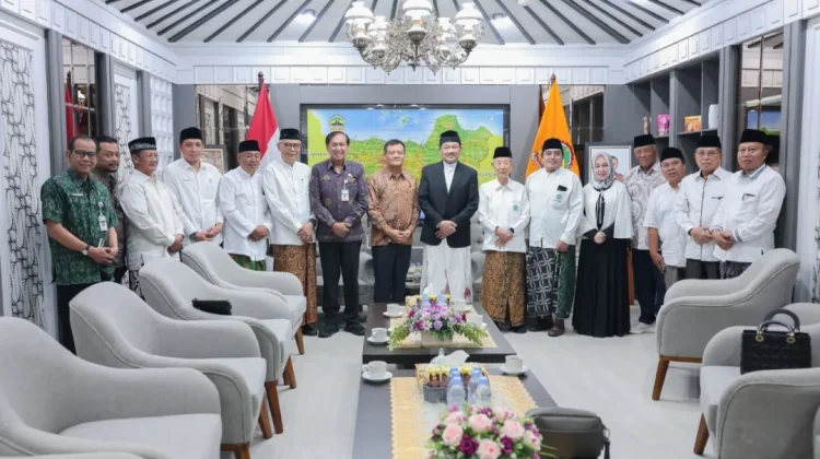 Silaturahmi dengan Gubernur, MUI Jateng Siap Perkuat Sinergi Pembinaan Umat