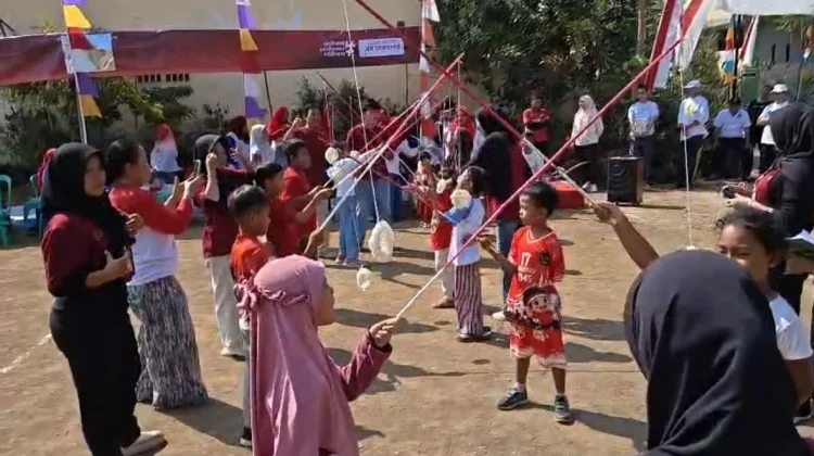 Semarak Gotong Royong Meriahkan HUT ke-81 RI Warga Desa Gandarum Pekalongan