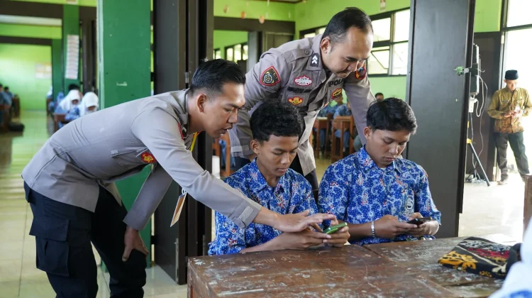 AI Makin Dekat dengan Pelajar, Polresta Batang Perkuat Literasi Digital