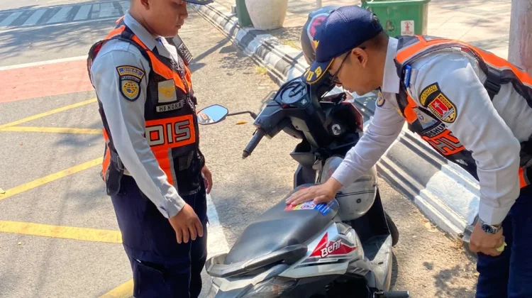 Dishub Kota Semarang Tertibkan Kendaraan Parkir Sembarangan di Kawasan TIK