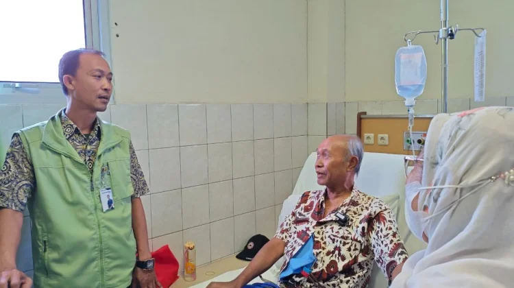 Petugas BPJS SATU Bantu Peserta Dapatkan Informasi Layanan JKN di Rumah Sakit