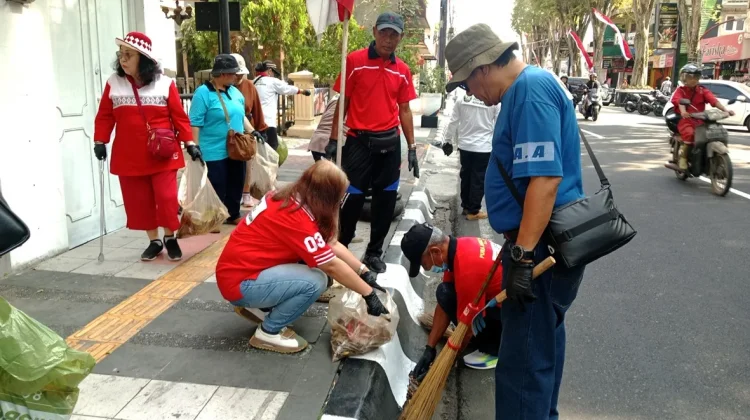 Sambut HUT Kemerdekaan RI, GPIB Beth-El Magelang dan Lintas Iman Resik-Resik Kutha