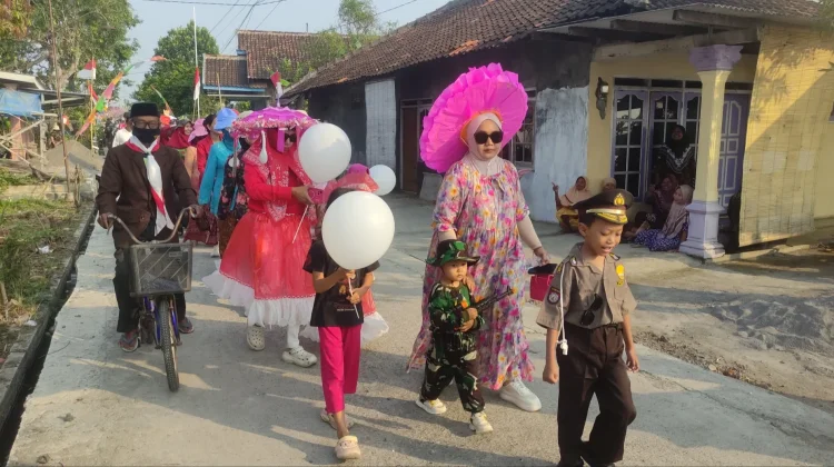 Petani Banyutowo Kendal Semangat Meriahkan Karnaval Kemerdekaan RI