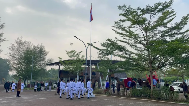 Uniknya Peringatan HUT RI di Beach Safari Batang, Satwa Ikut Upacara