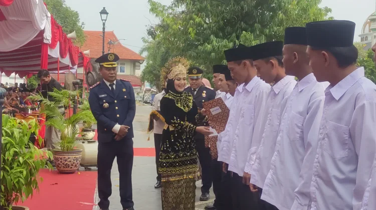 Momen HUT Kemerdekaan RI, Sepuluh Napi di Lapas Kendal Dapat Remisi Bebas