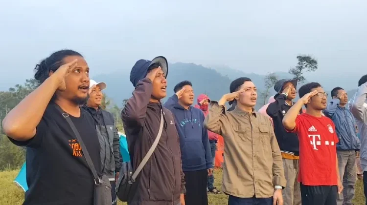 Jurnalis dan Petani Kopi Gelar Upacara