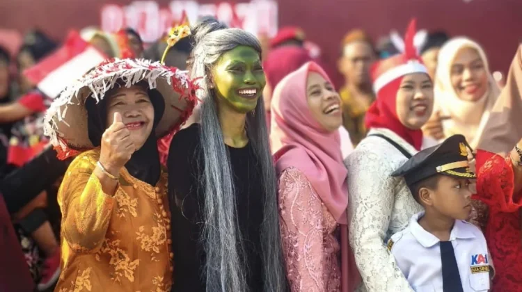 Kompaknya Kemerdekaan di Kampung Gang Presiden, Ada Kostum Daur Ulang-Mak Lampir