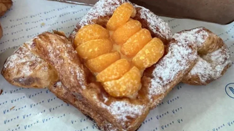 Mengenal Danish Pastry dengan Topping Buah