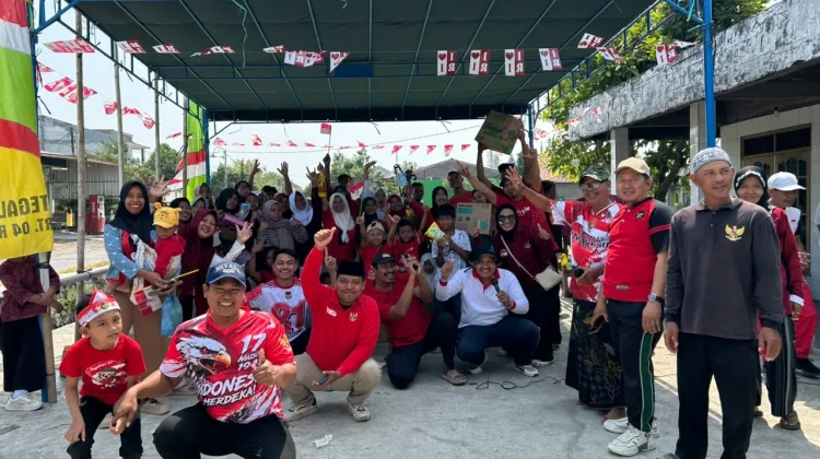 HUT ke-81 RI, Warga Karangasem Demak Satukan Kebersamaan lewat Jalan Sehat