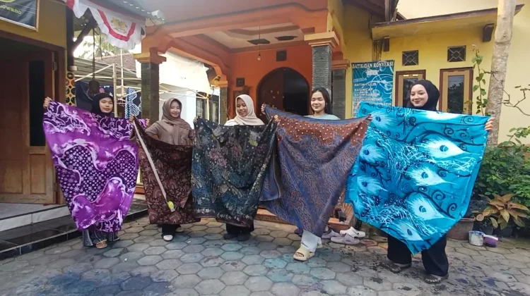 Batik Dewa Lowano Purworejo Tembus Pasar 4 Negara Lewat Pewarna Alam
