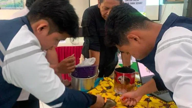 Tingkatkan Potensi Desa, KKN Undip Latih Pengelolaan Sampah 3R dan Bank Sampah