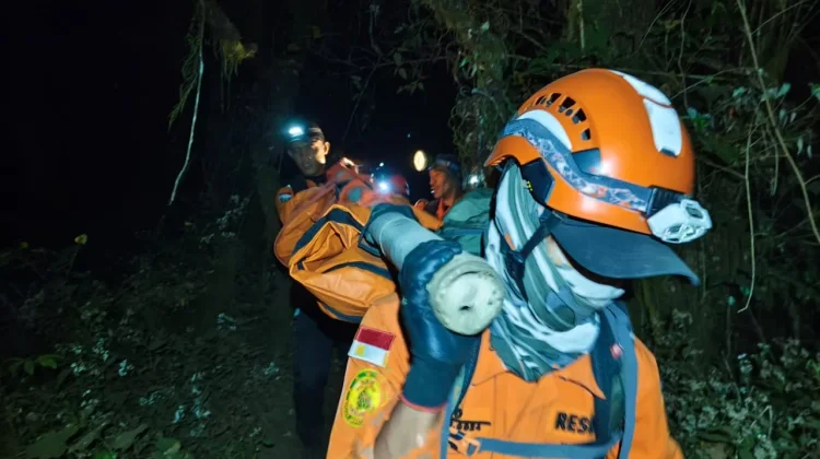 Evakuasi Pendaki Gunung Slamet Selesai, Jenazah Tiba di Basecamp Permadi Guci