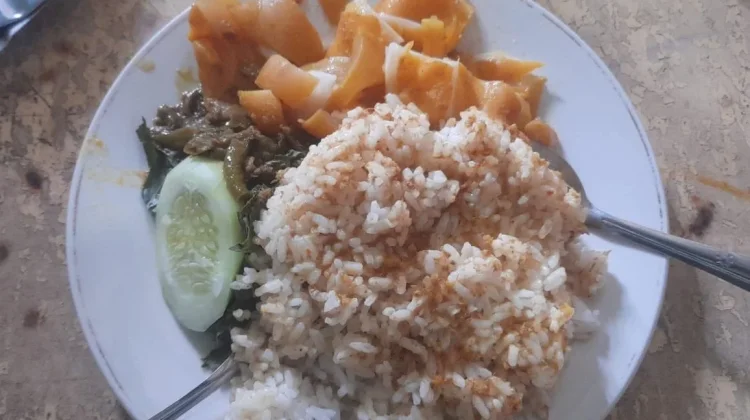 Lauk yang Banyak Penggemarnya di Warung Nasi Padang