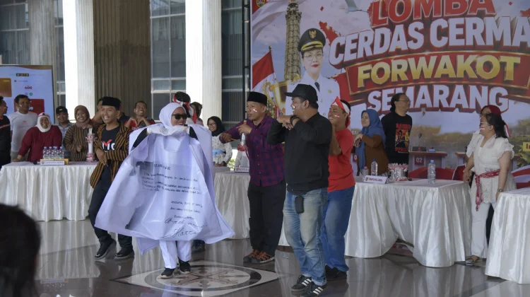 Meriah! Wali Kota Semarang Uji Wawasan Wartawan di Lomba Cerdas Cermat Forwakot