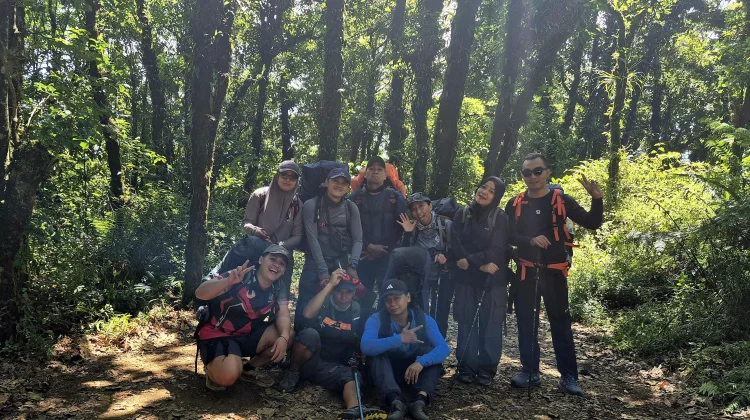 Puncak Benteng Raiders, Pesona Menawan untuk Berkemah dalam Keheningan