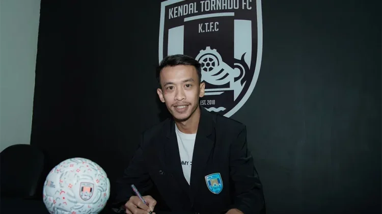 Tim Kendal Tornado FC Datangkan Fikron Afriyanto dari Persijap