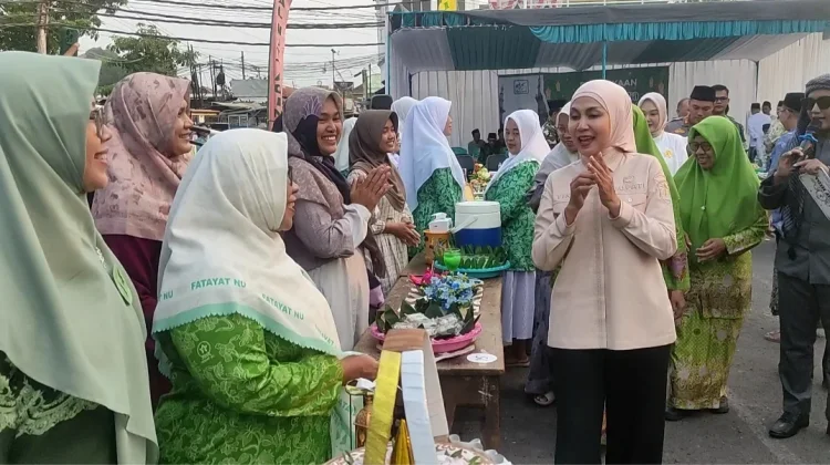 Bupati Kendal Ikut Tradisi Weh-wehan di Kaliwungu