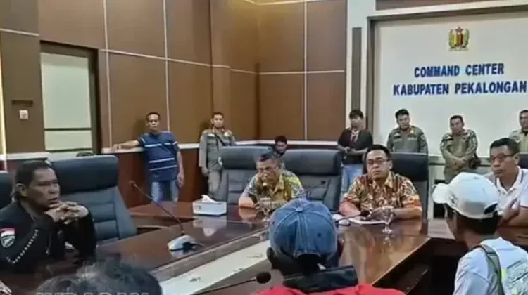 Warga Pesisir Pekalongan Desak Pemerintah Perbaiki Jalan dan Jembatan