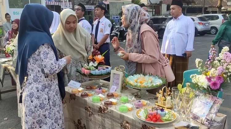 Lomba Weh-wehan Sajikan Makanan Tradisional Masa Kini