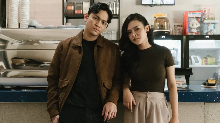 Interaksi Spontan Alvin dan Grace Warnai Music Video “Memori”