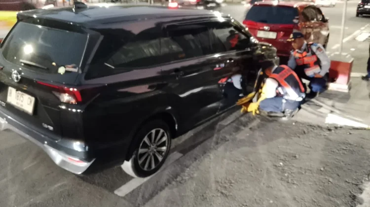 Dishub Tertibkan dan Gembok Dua Kendaraan Parkir di Jl Pemuda