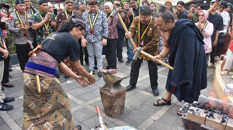 Perkuat Identitas Daerah, Pemkot Salatiga Gelar Tempa Pusaka dan Bursa Tosan Aji