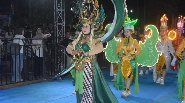 Batang Night Carnival, Suguhkan Budaya Lokal Berbalut Gemerlap Cahaya