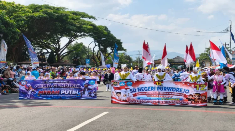 Ratusan Pelajar Warnai Karnaval Purworejo Berseri 2026, Usung Tema Pinter Bocahe