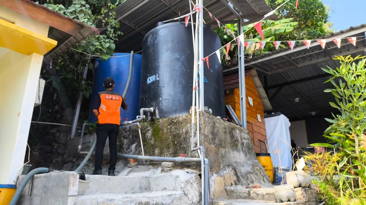 Sumur Mengering, Warga Taman Beringin Elok Semarang Andalkan Masjid untuk Mandi