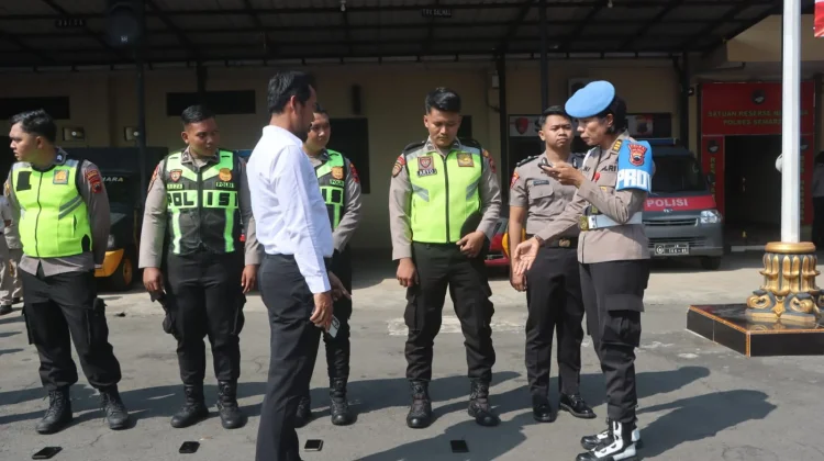 Propam Polda Jateng Periksa Personel Polres Semarang, Kapolres Serahkan Ponsel