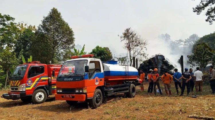 Kebakaran Dua Gudang Gula Tumbu di Cendono Kudus, Kerugian Capai Rp500 Juta