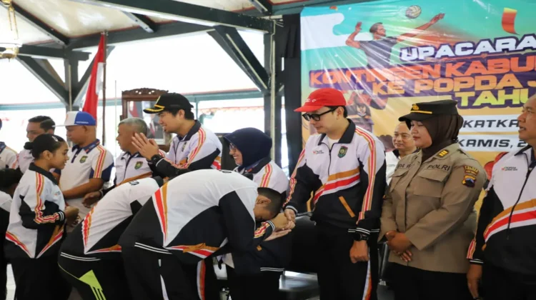 Lepas 204 Atlet ke Popda Jateng 2026, Bupati Purworejo Targetkan 29 Medali