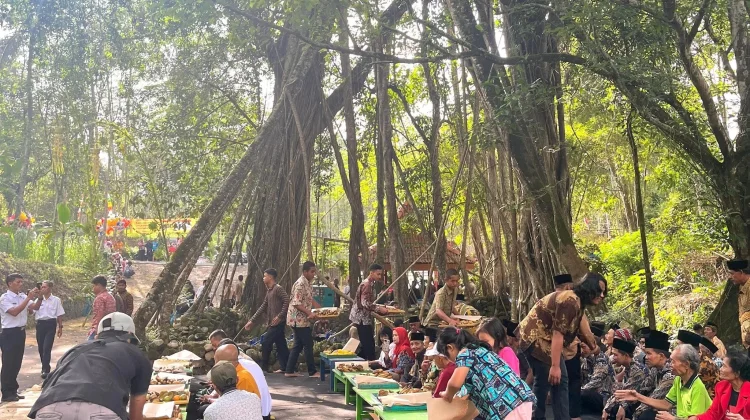 Tradisi Merti Desa Randuacir Salatiga Sarat Makna Budaya