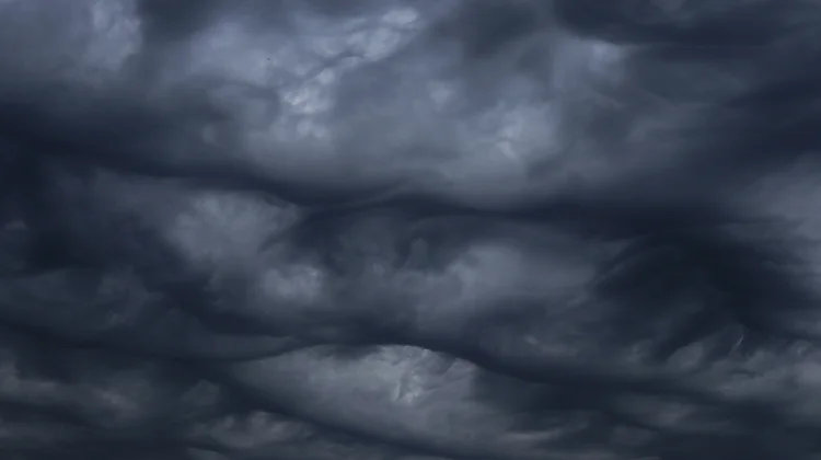 Mengenal Awan Asperitas, Formasi Langit Mirip Ombak Laut