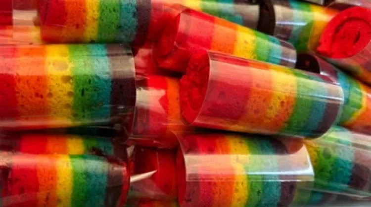 Resep Bolu Gulung Pelangi yang Lembut dan Cantik