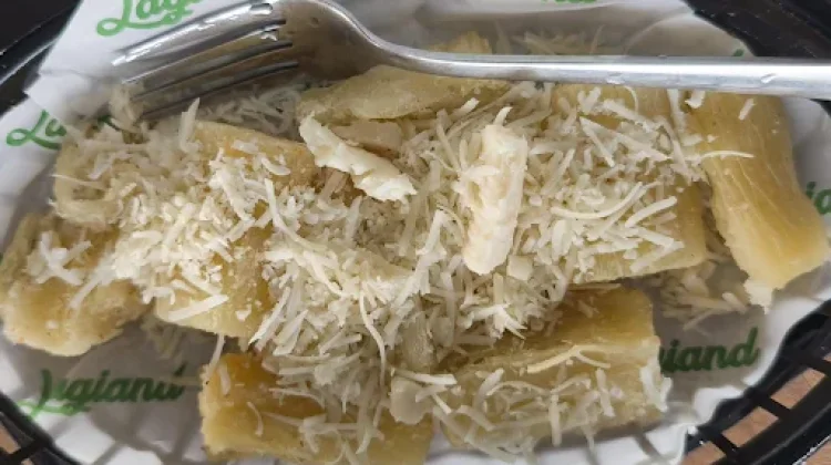 Cara Membuat Singkong Taburan Keju