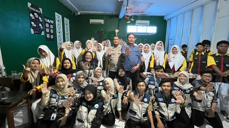 KKN UPGRIS Edukasi dan Sosialisasikan Bahaya Narkoba di MA NU Mranggen