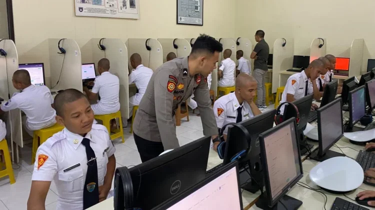 Kenalkan AI, Polres Kudus Ajarkan Pelajar Tangkal Kejahatan Digital