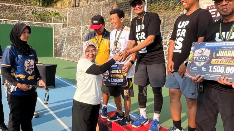 Rektor UPGRIS Juarai Turnamen Tenis PTS Jateng 2026