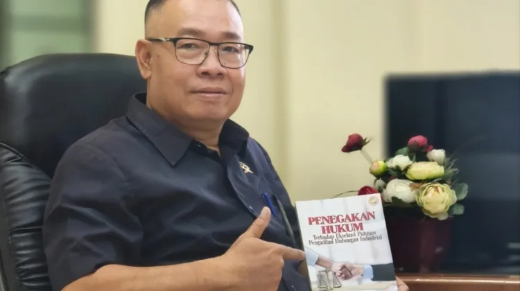Hakim Ad Hoc PHI Semarang Luncurkan Buku Eksekusi Putusan Hubungan Industri