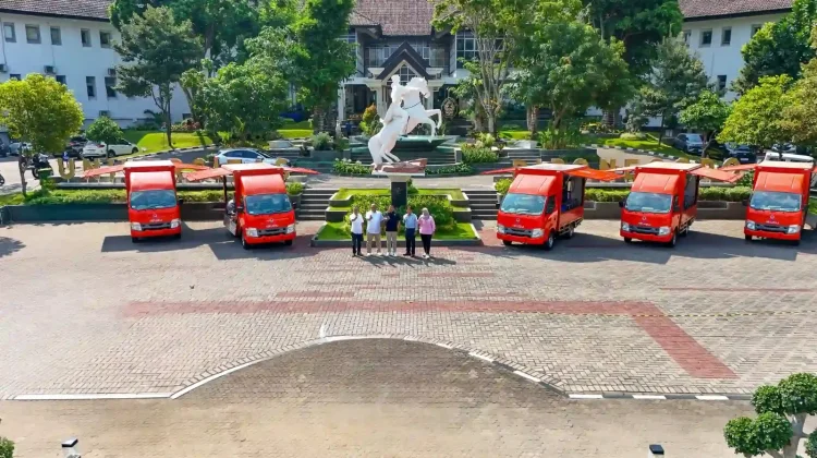 Dukung Penanganan Bencana, Undip Serahkan Lima Unit Mobile Water Treatment ke BNPB