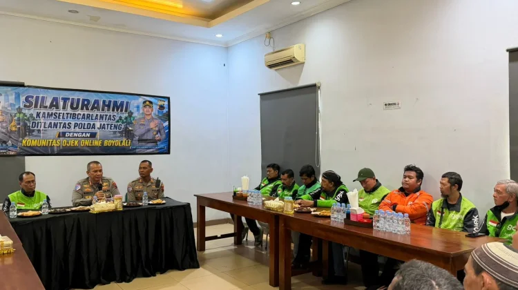 Temui Komunitas Ojol, Dirlantas Polda Jateng Sampaikan Pesan Keselamatan