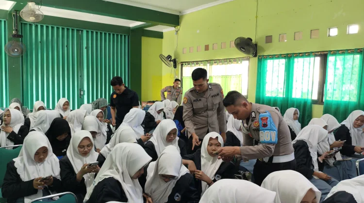 Polres Demak Dorong Pelajar Kritis Hadapi Ancaman Hoaks dan Deepfake