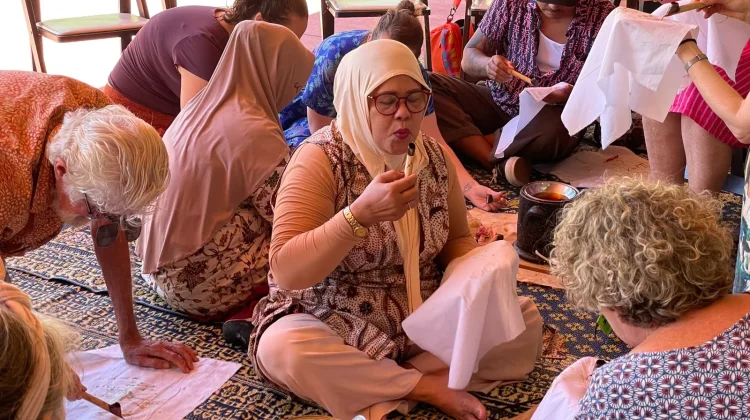 Diundang ke Darwin Australia, Perajin Batang Pamerkan Batik Rifaiyah