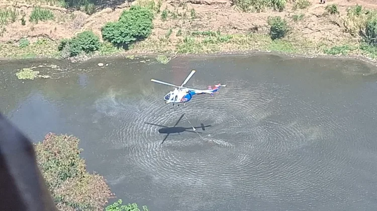 Polda Jateng Kerahkan Helikopter Water Bombing, Padamkan Api TPA Putri Cempo