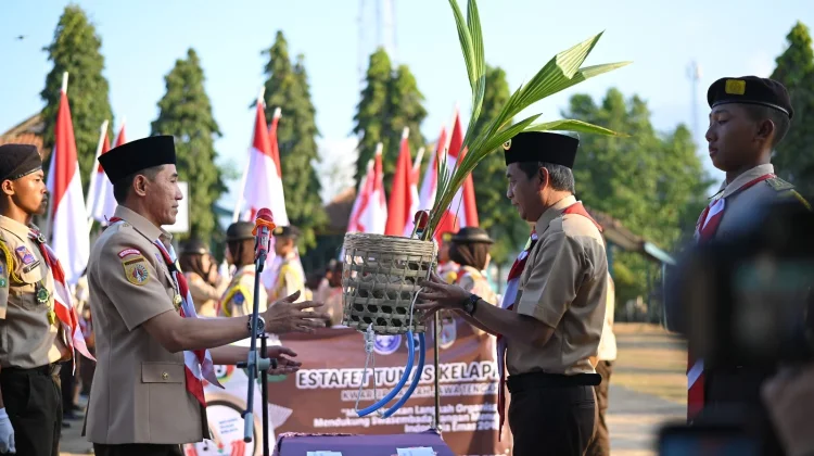 Terima Estafet Tunas Kelapa, Kwarcab Batang Maknai Bentuk Regenerasi Pramuka