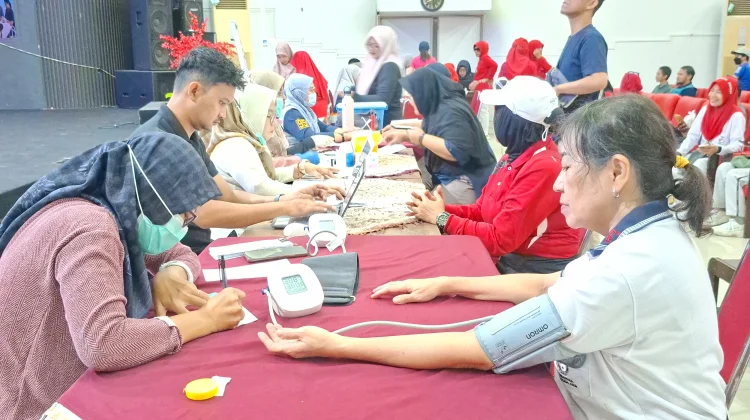 Deteksi Dini Penyakit, Ratusan Warga Antre CKG Dinkes Kota Semarang di RRI Fest 2026