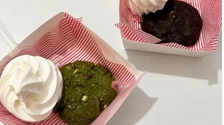 Ice Cream dan Cookies Berpadu dalam Sajian Dessert yang Menarik