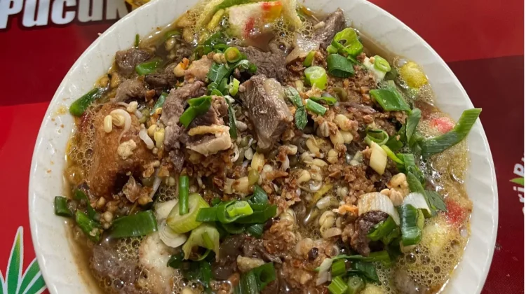 Sroto Bukan Soto Biasa, Apa yang Membuatnya Berbeda?